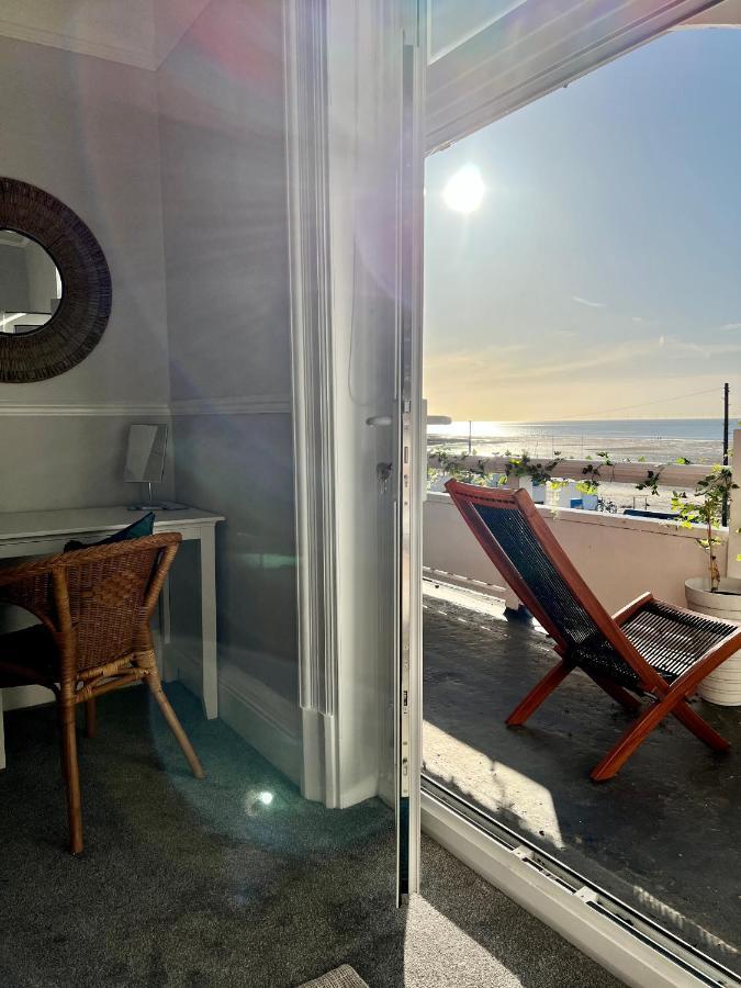 Apartmán A View Of The Bay- Panoramic Sea Views- Sleeps 4 Westgate-on-Sea Exteriér fotografie