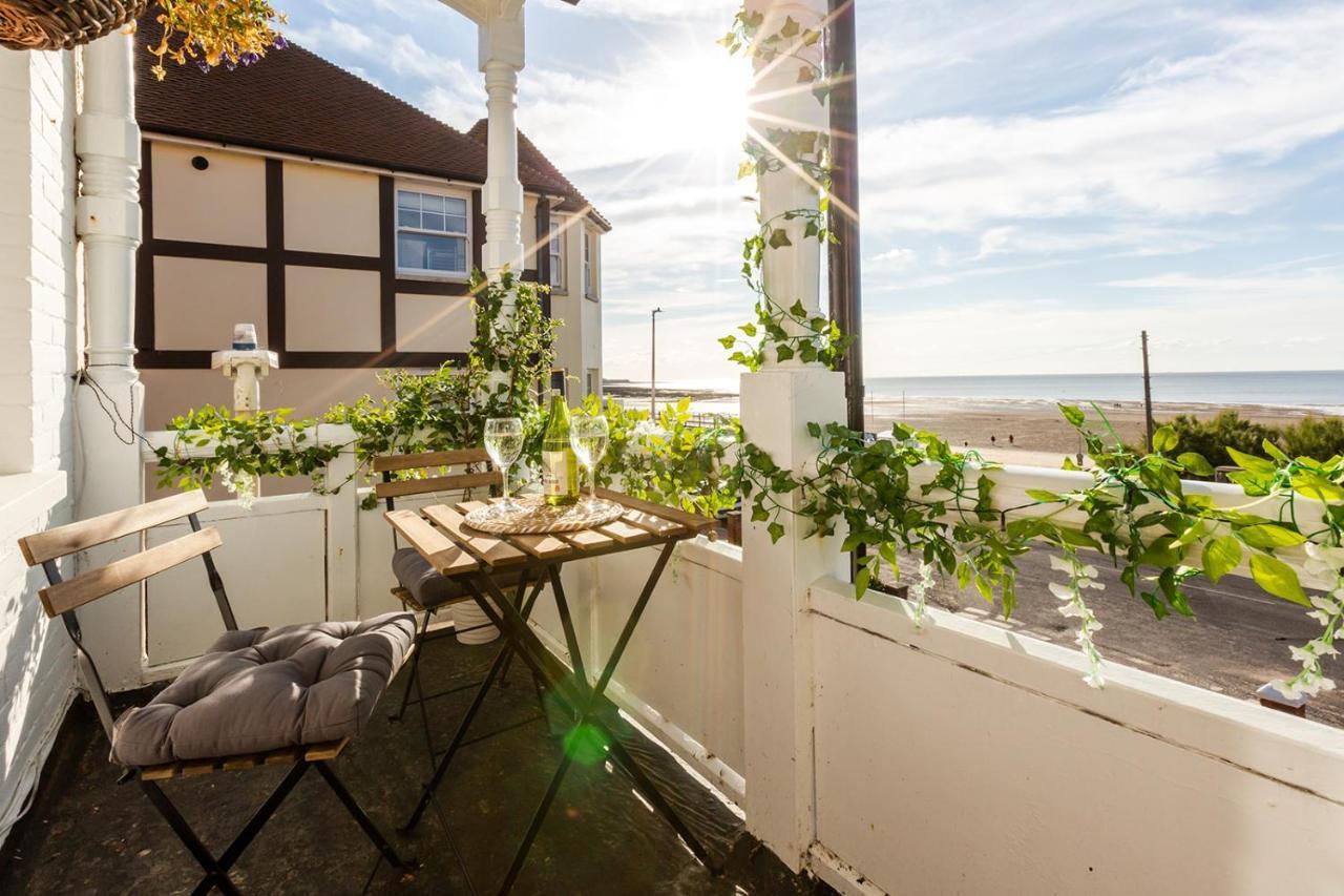 Apartmán A View Of The Bay- Panoramic Sea Views- Sleeps 4 Westgate-on-Sea Exteriér fotografie