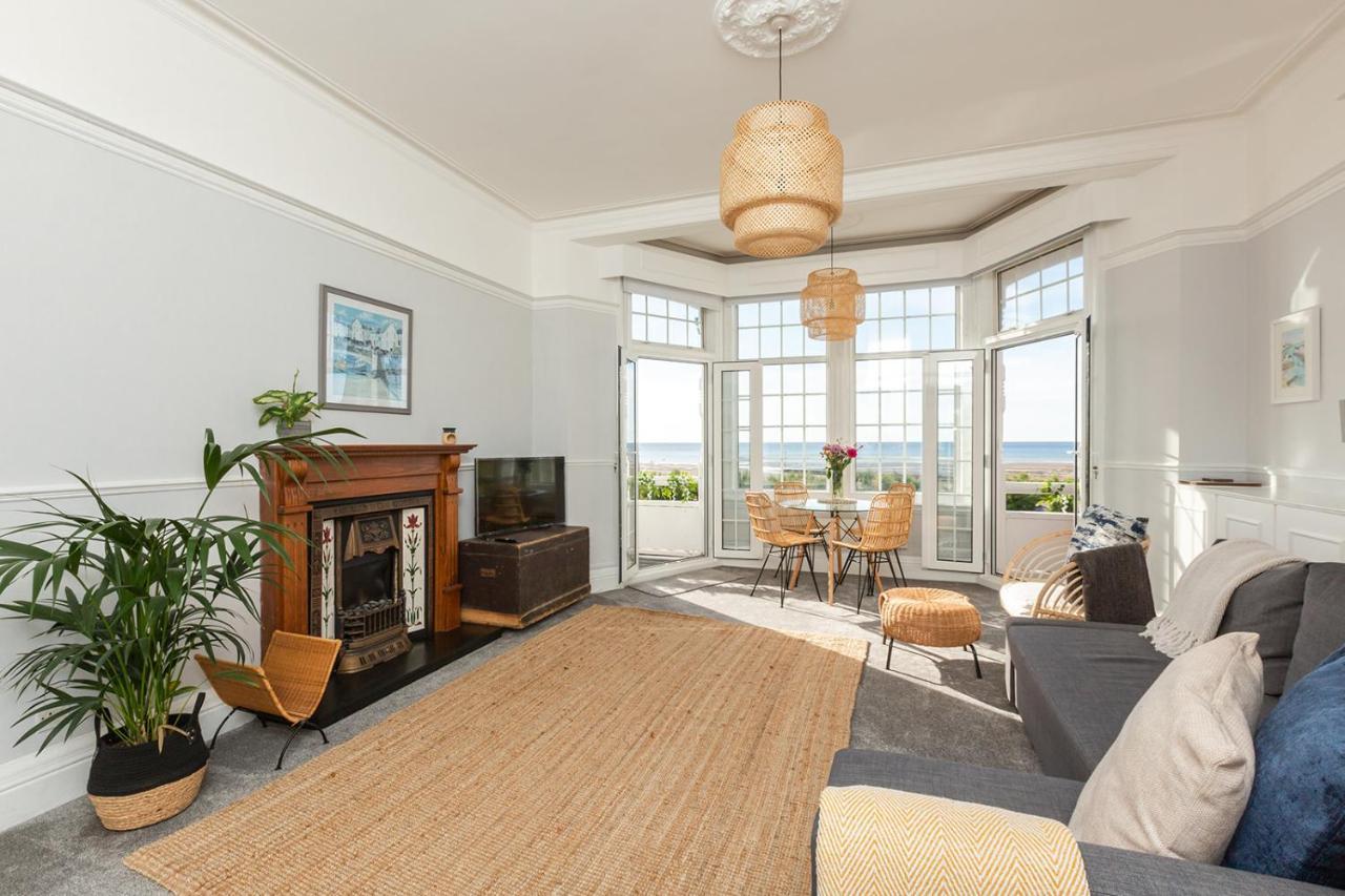 Apartmán A View Of The Bay- Panoramic Sea Views- Sleeps 4 Westgate-on-Sea Exteriér fotografie