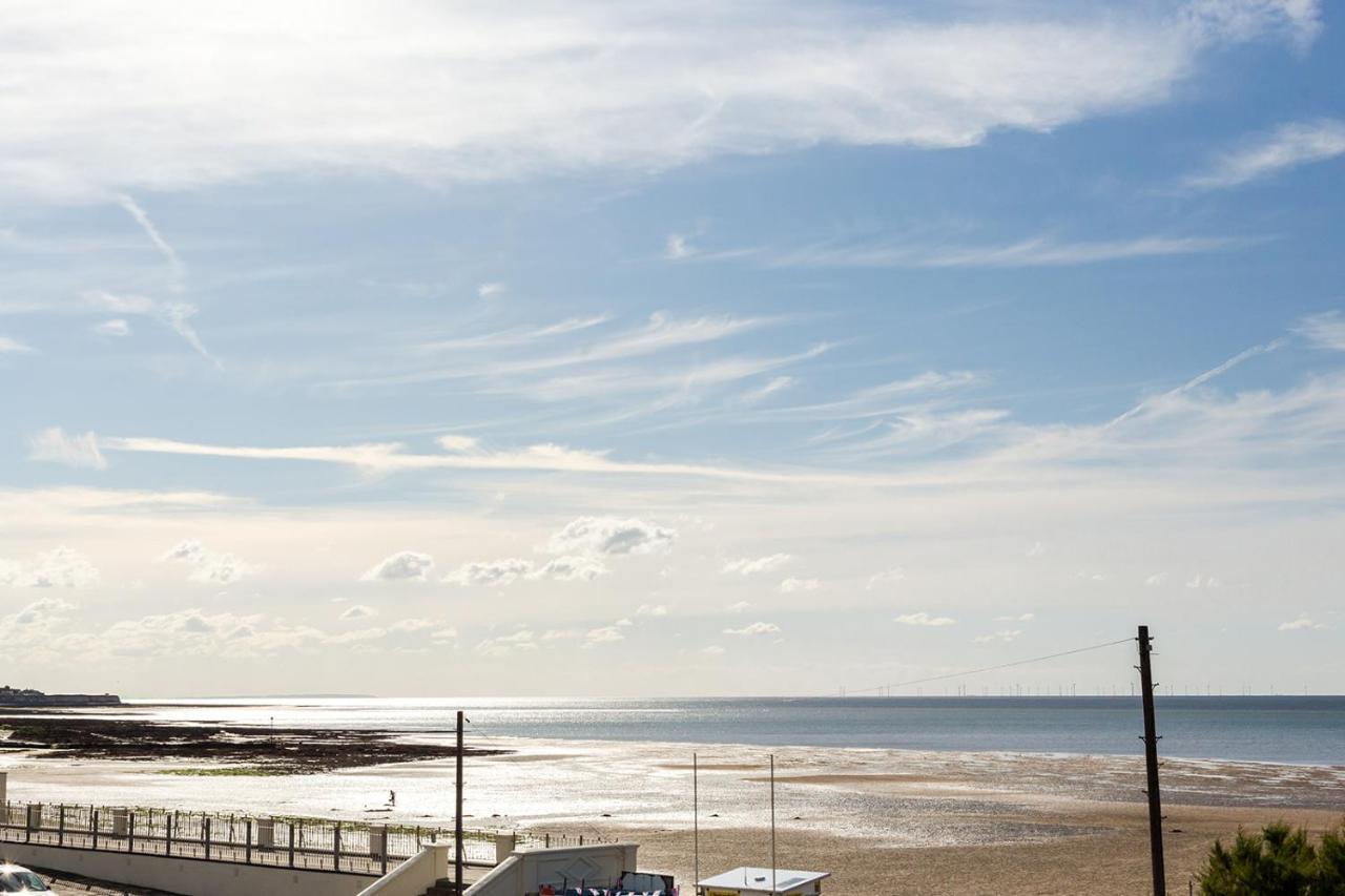 Apartmán A View Of The Bay- Panoramic Sea Views- Sleeps 4 Westgate-on-Sea Exteriér fotografie