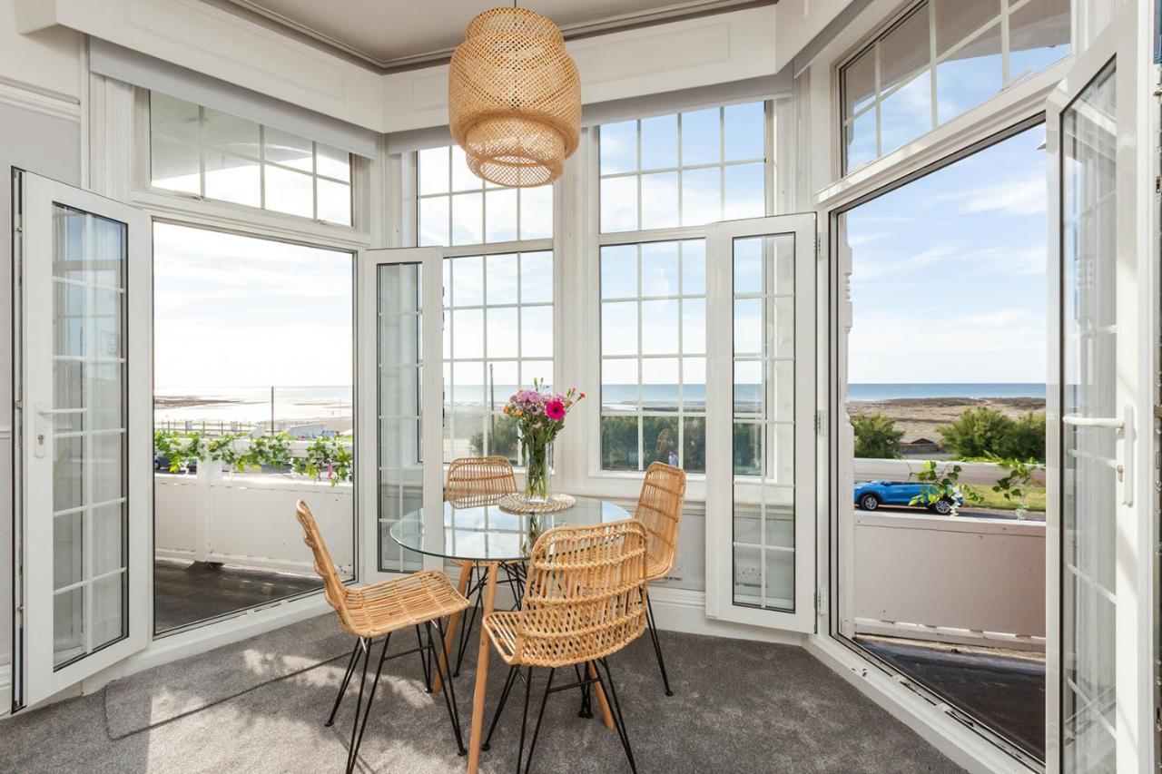 Apartmán A View Of The Bay- Panoramic Sea Views- Sleeps 4 Westgate-on-Sea Exteriér fotografie