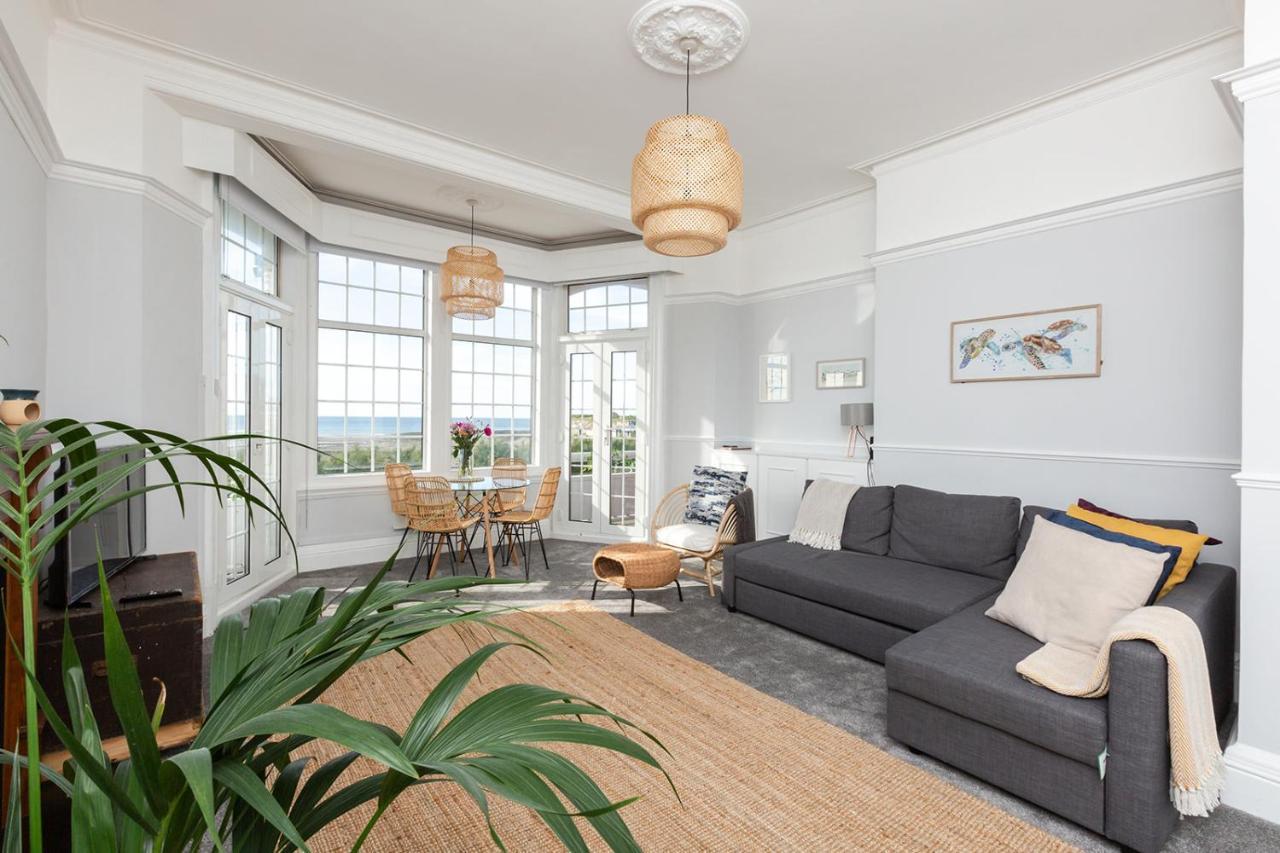 Apartmán A View Of The Bay- Panoramic Sea Views- Sleeps 4 Westgate-on-Sea Exteriér fotografie