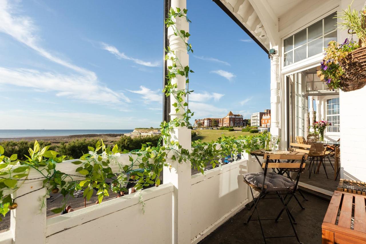Apartmán A View Of The Bay- Panoramic Sea Views- Sleeps 4 Westgate-on-Sea Exteriér fotografie