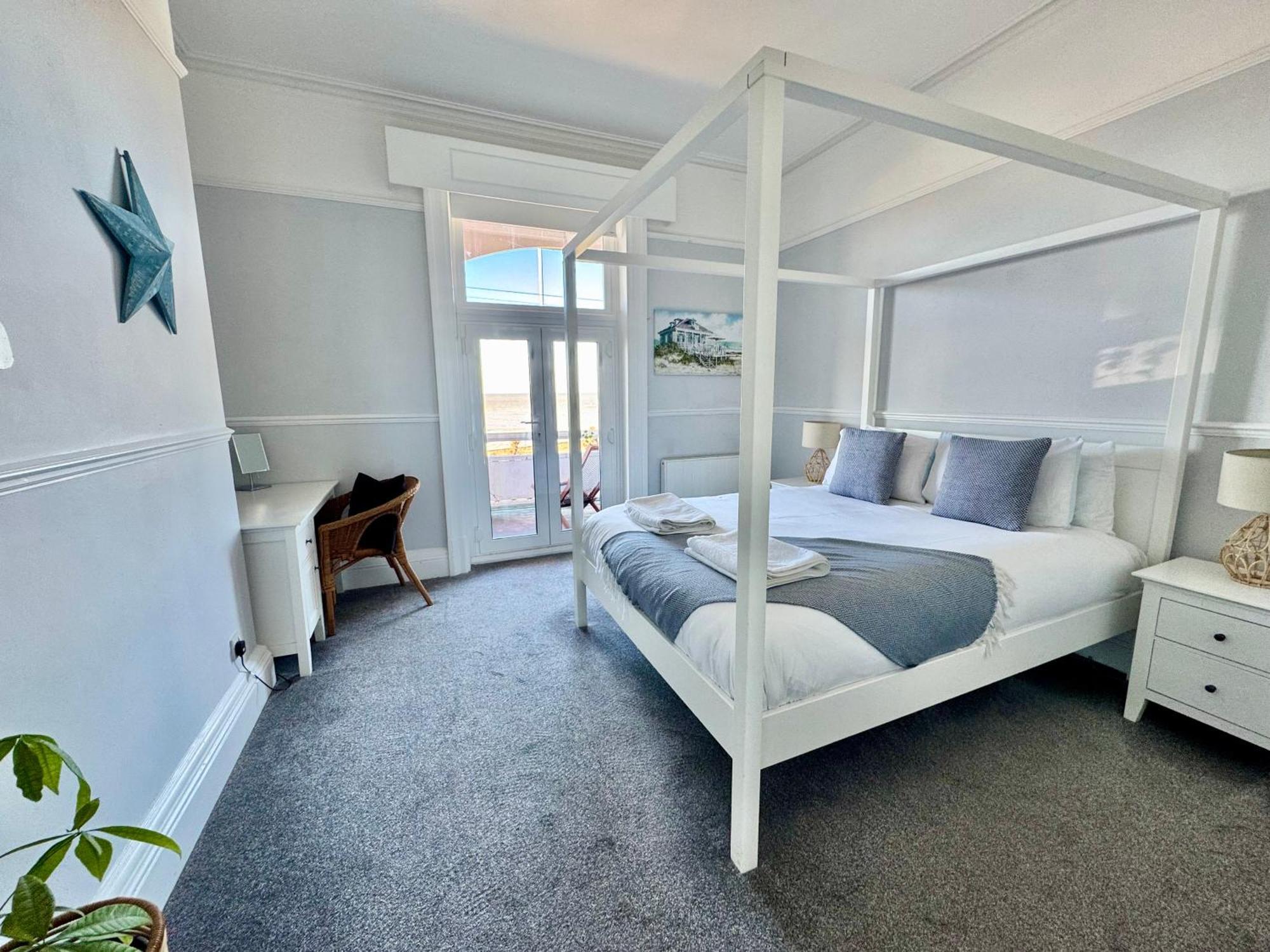 Apartmán A View Of The Bay- Panoramic Sea Views- Sleeps 4 Westgate-on-Sea Exteriér fotografie