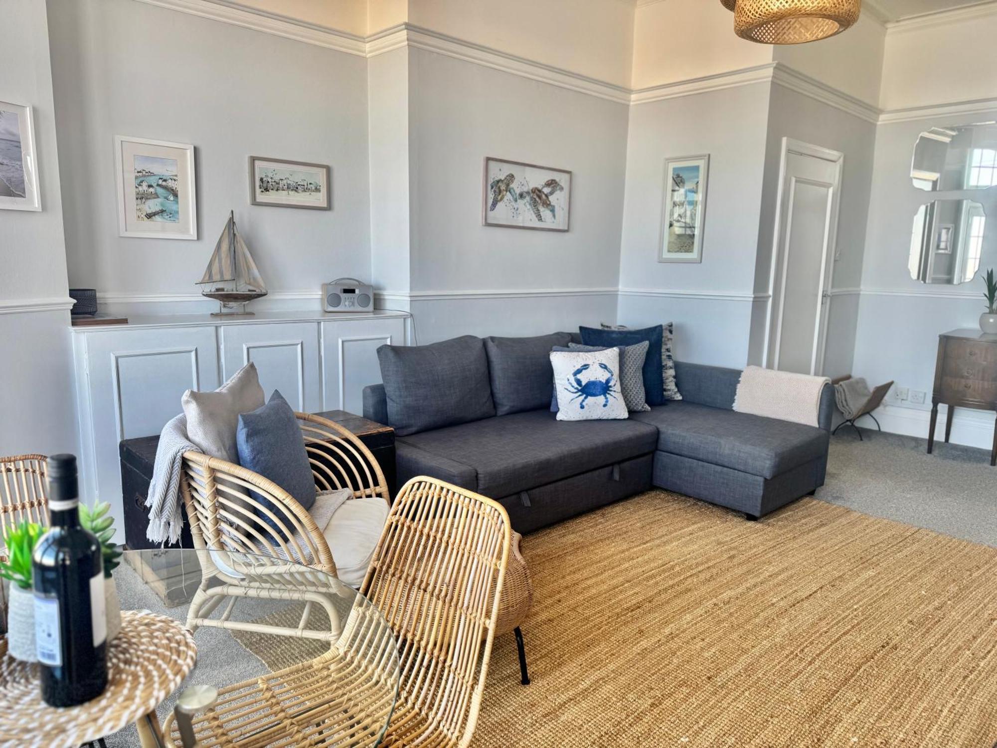 Apartmán A View Of The Bay- Panoramic Sea Views- Sleeps 4 Westgate-on-Sea Exteriér fotografie