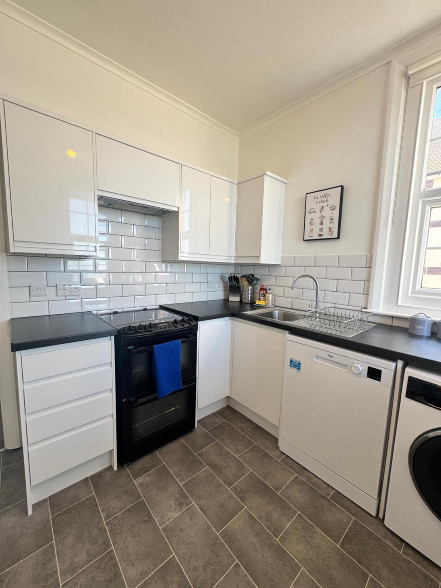 Apartmán A View Of The Bay- Panoramic Sea Views- Sleeps 4 Westgate-on-Sea Exteriér fotografie